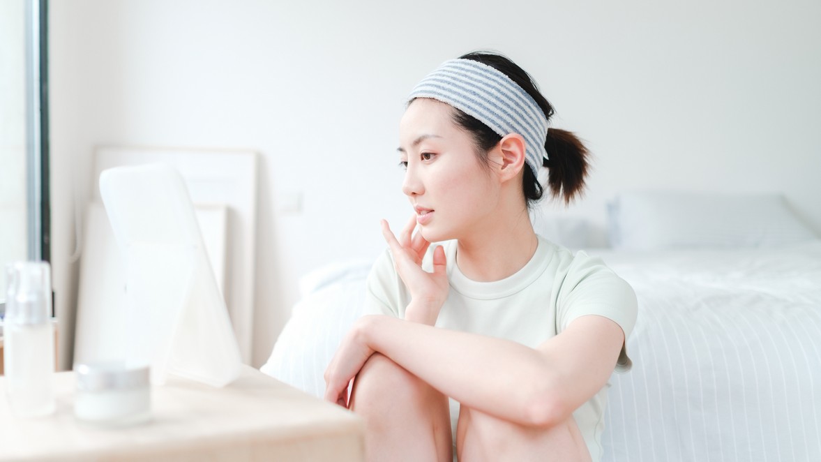 提升肌膚防禦力為大前提  肌膚因空氣中所產生的污染物而無法呼吸，變得脆弱，乾燥的肌膚也因無法重建其屏障功能而提早失去了原有的活力同光澤，因此你需要提升肌膚的防禦力，作保護肌膚的首要條件，當肌膚健康，防禦力高就能好好保護肌膚對抗外來的污染物，Graci 建議你使用……
